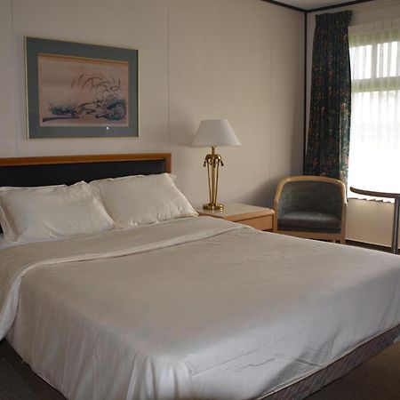 Kc'S Country Inn Vars Екстер'єр фото